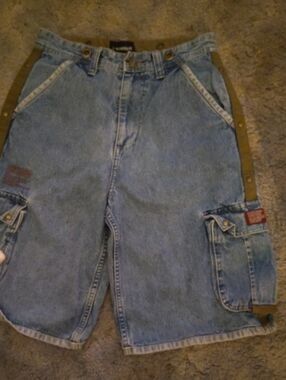 No Boundaries Light Blue Denim Cargo Shorts with Olive Straps Boys 14